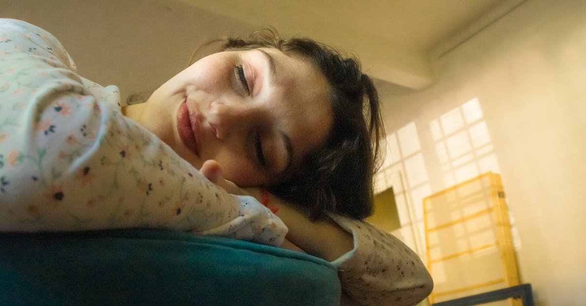 Śpij jak dziecko: 12 naturalnych rytuałów na głęboki, regenerujący sen