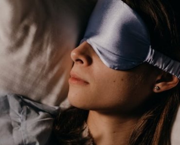 Śpij lepiej już od dziś: 12 sprawdzonych trików na głęboki, regenerujący sen