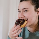 Wieczory bez słodyczy: 10 sprytnych sposobów, które naprawdę działają